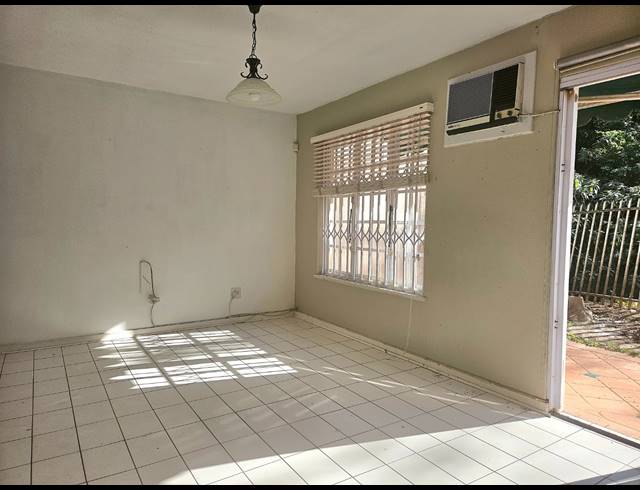 2 BEDROOM TOWNHOUSE FOR SALE IN SHERWOOD